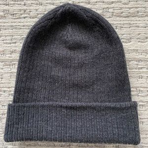 Aritzia Main Character beanie hat